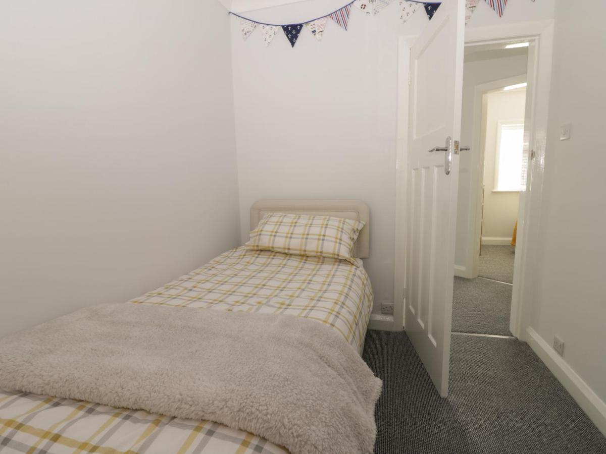 Sally's Berth * Scarborough